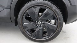2024 (74) VOLVO XC40 2.0 B3P Plus Black Edition 5dr Auto 4660695