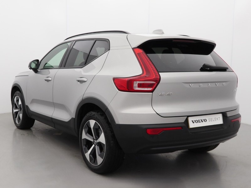 2023 (23) VOLVO XC40 2.0 B4P Ultimate Dark 5dr Auto 4941179