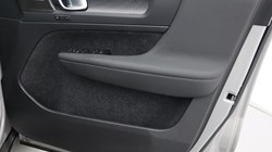2023 (23) VOLVO XC40 2.0 B4P Ultimate Dark 5dr Auto 4667510