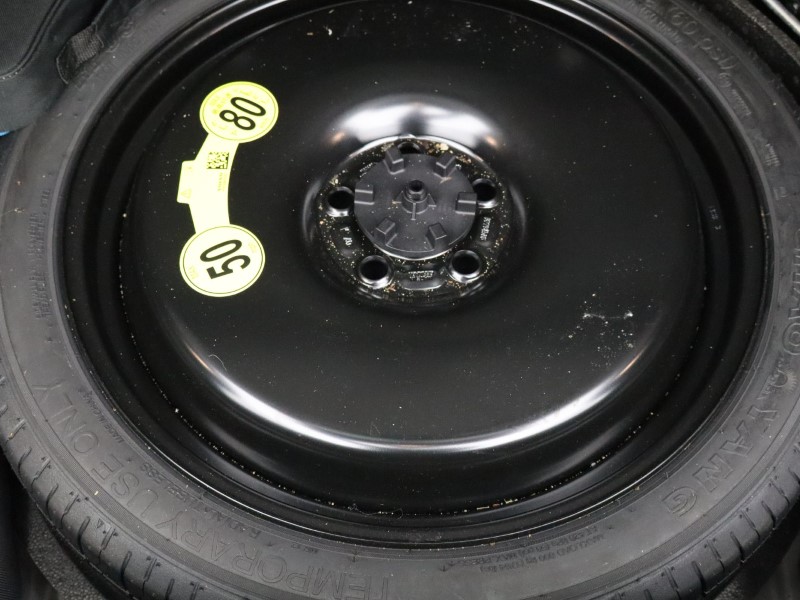 2023 (23) VOLVO XC40 2.0 B4P Ultimate Dark 5dr Auto 4667551