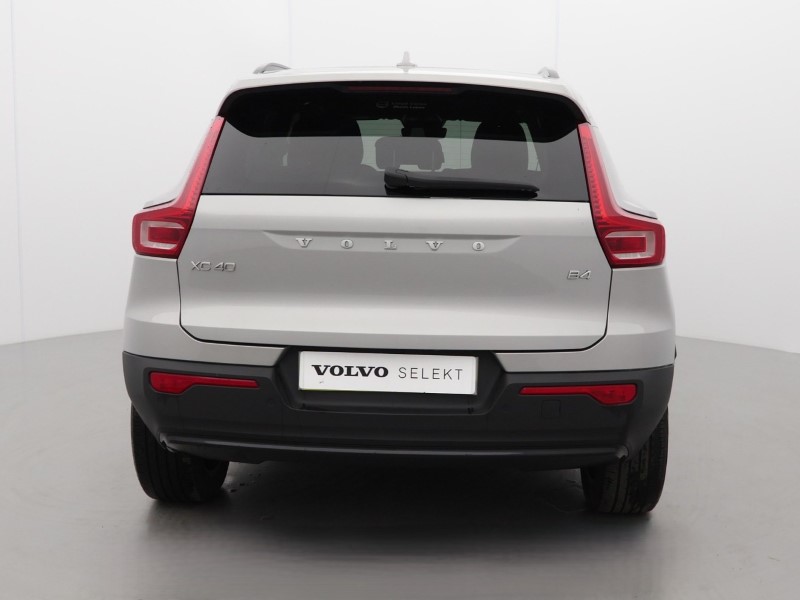 2023 (23) VOLVO XC40 2.0 B4P Ultimate Dark 5dr Auto 4941178