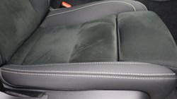 2023 (23) VOLVO XC40 2.0 B4P Ultimate Dark 5dr Auto 4667516