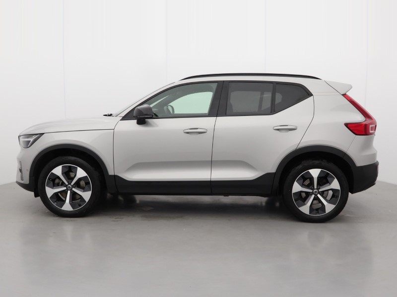 2023 (23) VOLVO XC40 2.0 B4P Ultimate Dark 5dr Auto 4667502
