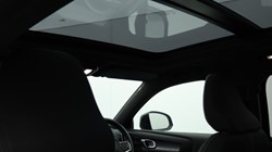 2023 (23) VOLVO XC40 2.0 B4P Ultimate Dark 5dr Auto 4667530