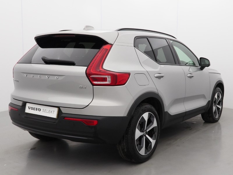 2023 (23) VOLVO XC40 2.0 B4P Ultimate Dark 5dr Auto 4941182