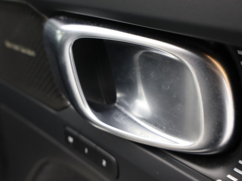 2023 (23) VOLVO XC40 2.0 B4P Ultimate Dark 5dr Auto 4667512