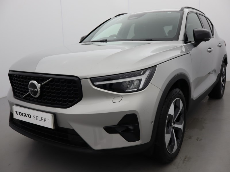2023 (23) VOLVO XC40 2.0 B4P Ultimate Dark 5dr Auto 4667545