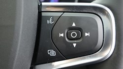 2023 (23) VOLVO XC40 2.0 B4P Ultimate Dark 5dr Auto 4667532