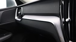2019 (19) VOLVO V60 2.0 T5 Momentum Pro 5dr Auto 4662626