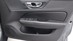 2019 (19) VOLVO V60 2.0 T5 Momentum Pro 5dr Auto 4662596