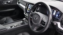 2019 (19) VOLVO V60 2.0 T5 Momentum Pro 5dr Auto 4662602