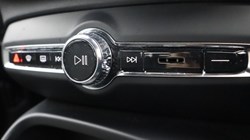 2023 (73) VOLVO XC40 2.0 B3P Core 5dr Auto 4669111