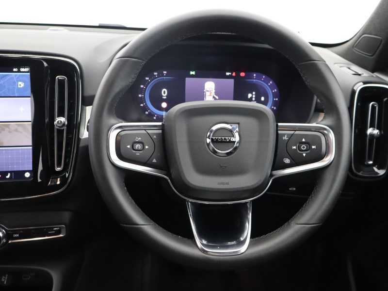 2023 (73) VOLVO XC40 2.0 B3P Core 5dr Auto 4669102