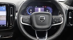 2023 (73) VOLVO XC40 2.0 B3P Core 5dr Auto 4669102