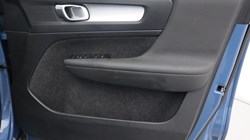2023 (73) VOLVO XC40 2.0 B3P Core 5dr Auto 4669086