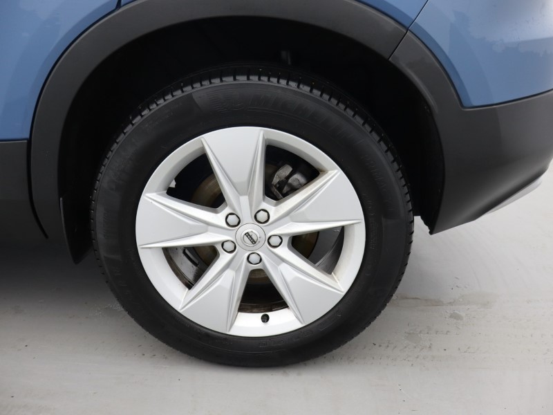 2023 (73) VOLVO XC40 2.0 B3P Core 5dr Auto 4669084