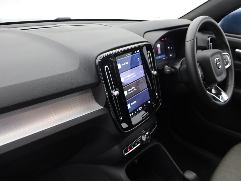 2023 (73) VOLVO XC40 2.0 B3P Core 5dr Auto 4669096