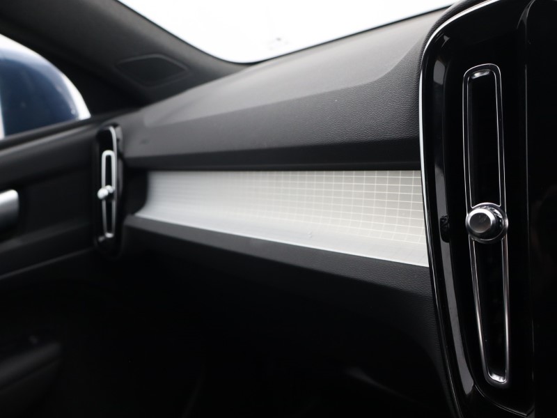 2023 (73) VOLVO XC40 2.0 B3P Core 5dr Auto 4669114