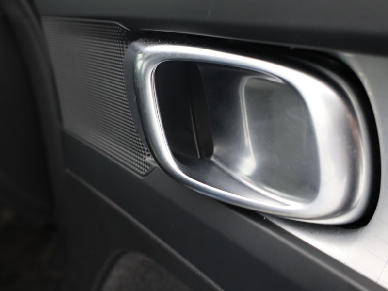 2023 (73) VOLVO XC40 2.0 B3P Core 5dr Auto 4669089