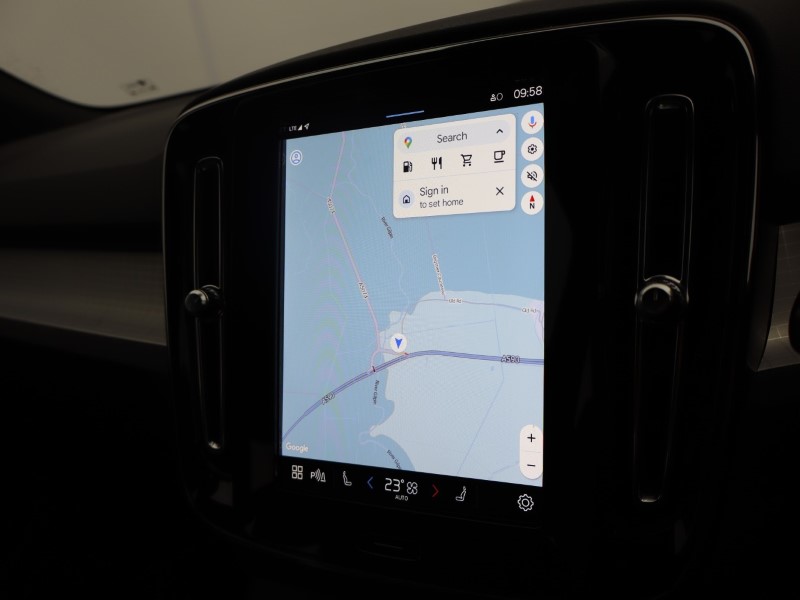 2023 (73) VOLVO XC40 2.0 B3P Core 5dr Auto 4669107