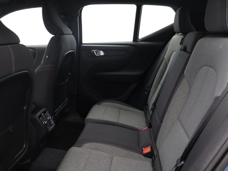 2023 (73) VOLVO XC40 2.0 B3P Core 5dr Auto 4669083