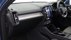 2023 (73) VOLVO XC40 2.0 B3P Core 5dr Auto 4669095