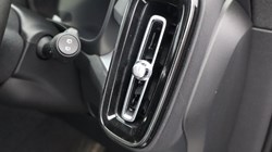 2023 (73) VOLVO XC40 2.0 B3P Core 5dr Auto 4669090