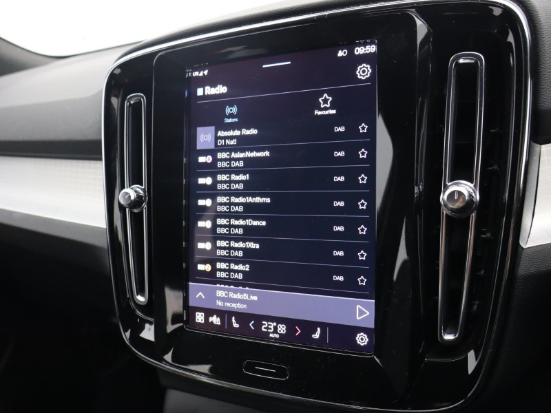 2023 (73) VOLVO XC40 2.0 B3P Core 5dr Auto 4669108