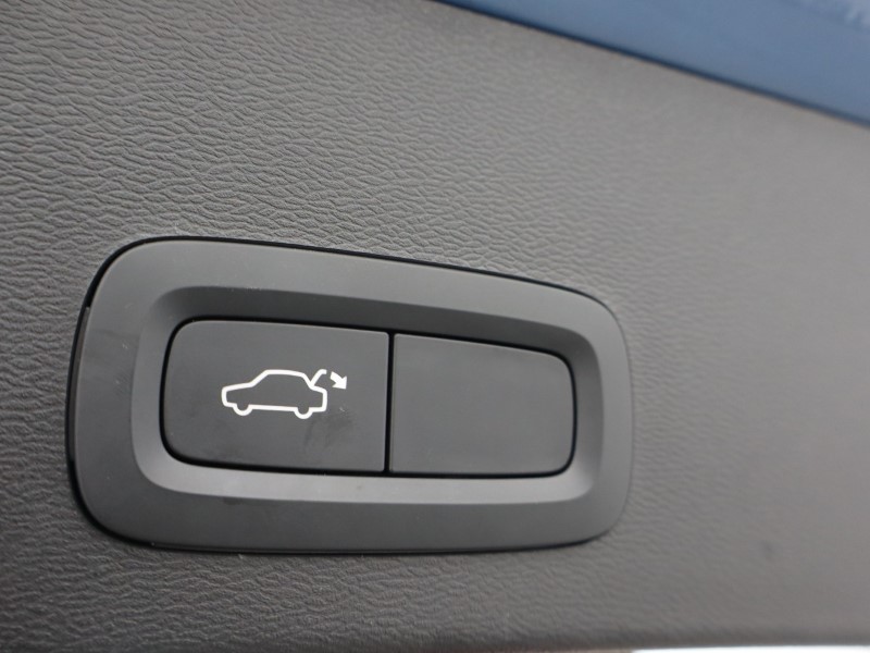 2023 (73) VOLVO XC40 2.0 B3P Core 5dr Auto 4669124