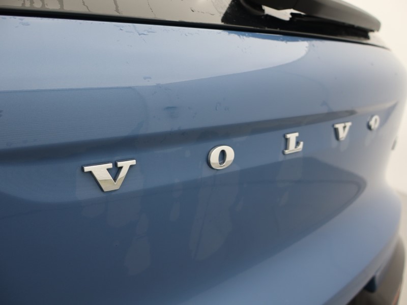 2023 (73) VOLVO XC40 2.0 B3P Core 5dr Auto 4669121