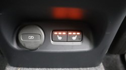 2025 (74) VOLVO XC40 2.0 B4P Plus Dark 5dr Auto*VAT QUALIFYING* 4728022