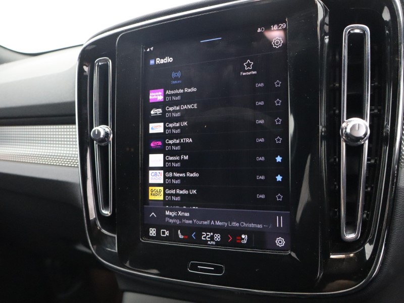 2025 (74) VOLVO XC40 2.0 B4P Plus Dark 5dr Auto*VAT QUALIFYING* 4728030