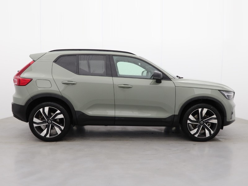 2025 (74) VOLVO XC40 2.0 B4P Plus Dark 5dr Auto*VAT QUALIFYING* 4727998