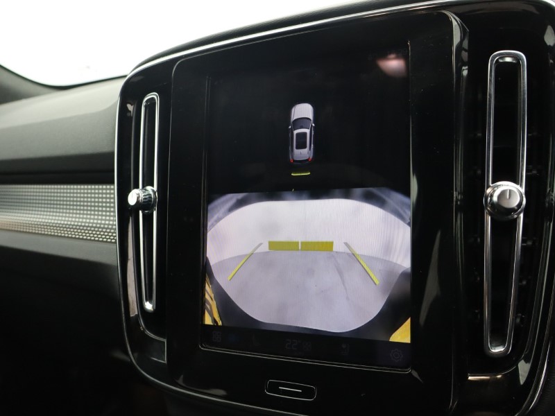 2025 (74) VOLVO XC40 2.0 B4P Plus Dark 5dr Auto*VAT QUALIFYING* 4728031