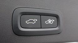 2025 (74) VOLVO XC40 2.0 B4P Plus Dark 5dr Auto*VAT QUALIFYING* 4728048