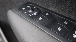 2025 (74) VOLVO XC40 2.0 B4P Plus Dark 5dr Auto*VAT QUALIFYING* 4728007