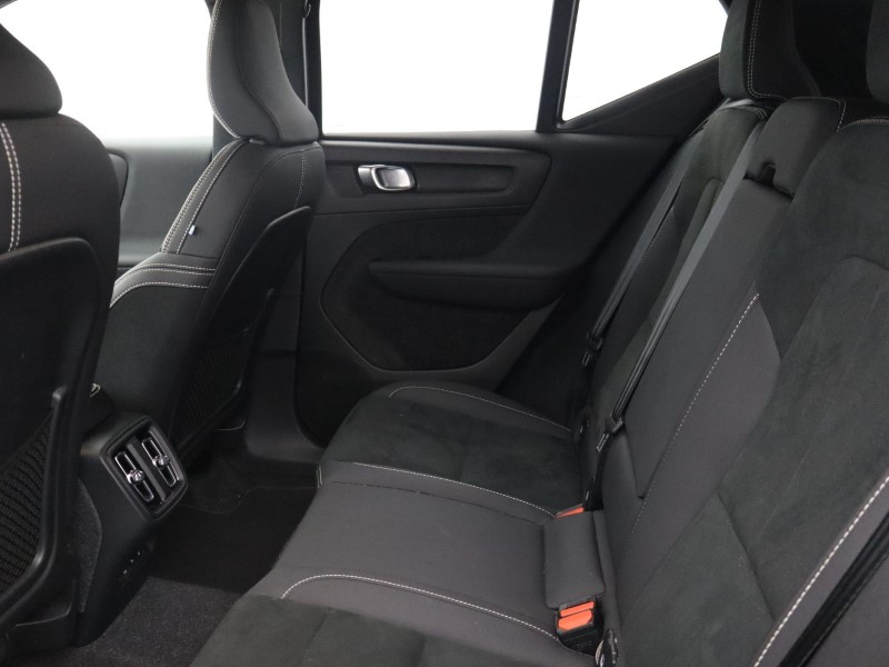 2025 (74) VOLVO XC40 2.0 B4P Plus Dark 5dr Auto*VAT QUALIFYING* 4728002