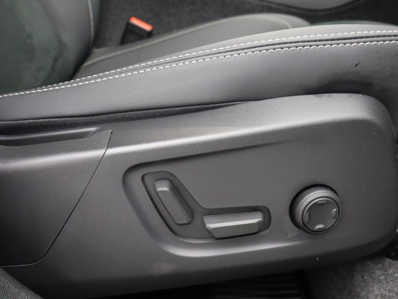 2025 (74) VOLVO XC40 2.0 B4P Plus Dark 5dr Auto*VAT QUALIFYING* 4728012