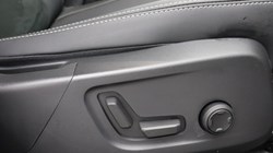 2025 (74) VOLVO XC40 2.0 B4P Plus Dark 5dr Auto*VAT QUALIFYING* 4728012