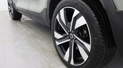 2025 (74) VOLVO XC40 2.0 B4P Plus Dark 5dr Auto*VAT QUALIFYING* 4728051