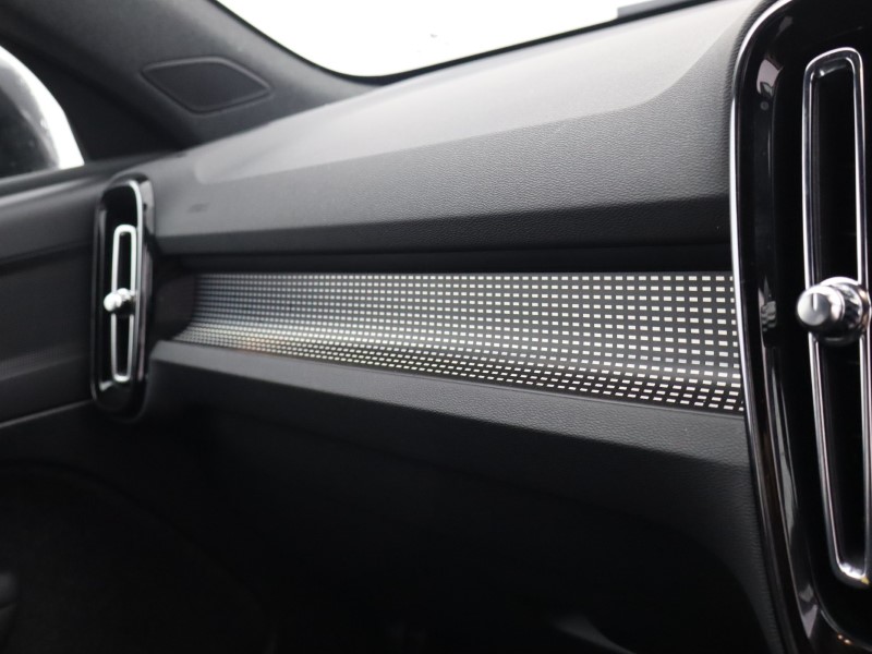 2025 (74) VOLVO XC40 2.0 B4P Plus Dark 5dr Auto*VAT QUALIFYING* 4728037