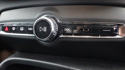 2025 (74) VOLVO XC40 2.0 B4P Plus Dark 5dr Auto*VAT QUALIFYING* 4728034