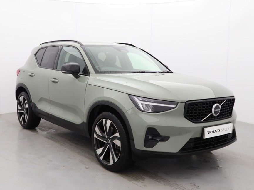 2025 (74) VOLVO XC40 2.0 B4P Plus Dark 5dr Auto*VAT QUALIFYING*