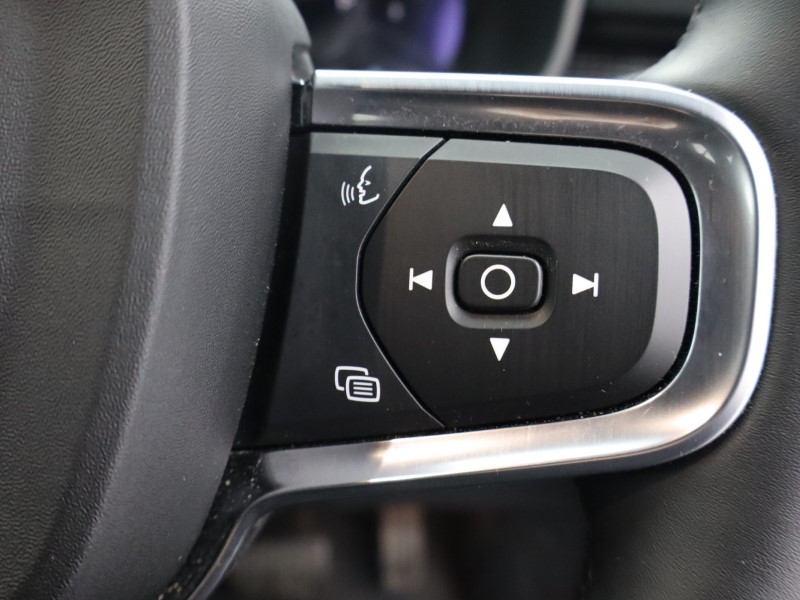 2025 (74) VOLVO XC40 2.0 B4P Plus Dark 5dr Auto*VAT QUALIFYING* 4728026