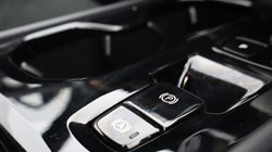 2025 (74) VOLVO XC40 2.0 B4P Plus Dark 5dr Auto*VAT QUALIFYING* 4728036