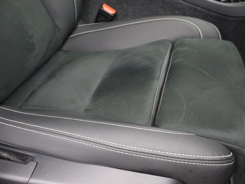 2025 (74) VOLVO XC40 2.0 B4P Plus Dark 5dr Auto*VAT QUALIFYING* 4728013