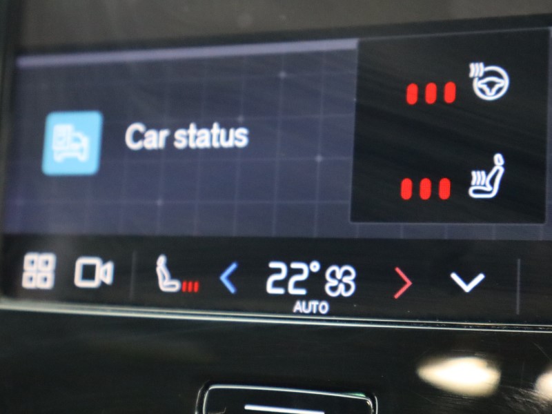 2025 (74) VOLVO XC40 2.0 B4P Plus Dark 5dr Auto*VAT QUALIFYING* 4728033