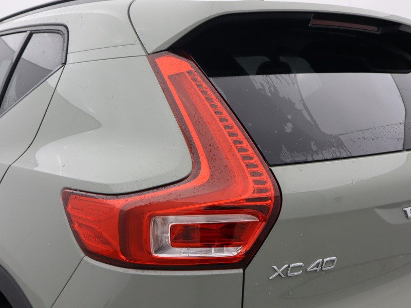 2025 (74) VOLVO XC40 2.0 B4P Plus Dark 5dr Auto*VAT QUALIFYING* 4728043