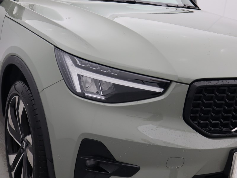 2025 (74) VOLVO XC40 2.0 B4P Plus Dark 5dr Auto*VAT QUALIFYING* 4728038