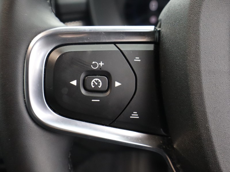 2025 (74) VOLVO XC40 2.0 B4P Plus Dark 5dr Auto*VAT QUALIFYING* 4728025